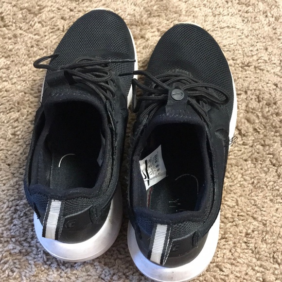 Black Nike Rosche shoes - Picture 4 of 4